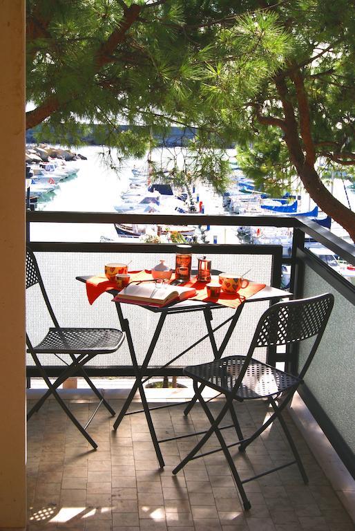La Terrazza Tra Pini E Mare Lägenhet San Bartolomeo Al Mare Rum bild